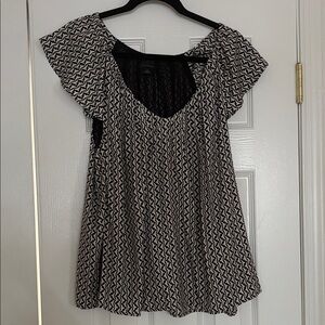 Ann Taylor Black and White Zigzag Blouse
